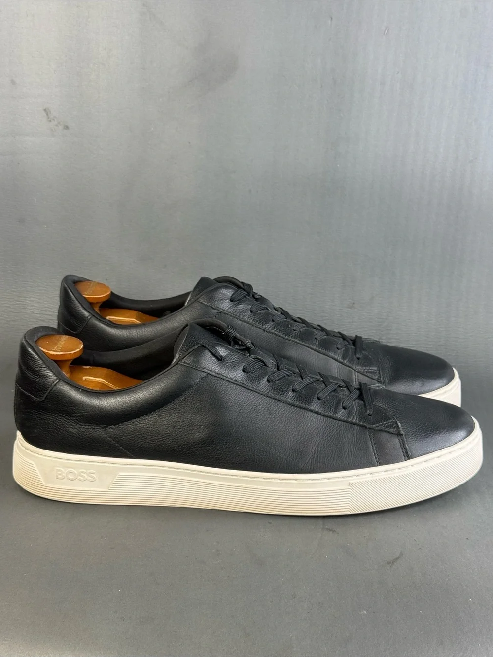 HUGO BOSS black leather sneaker shoes men’s size 12 (45)